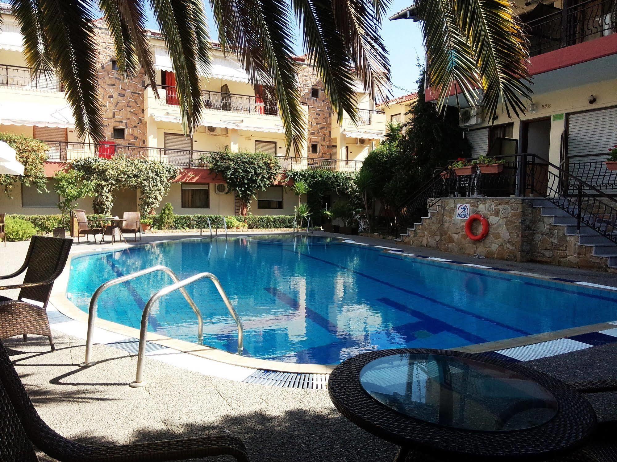 Pelli Hotel Пефкохори Экстерьер фото